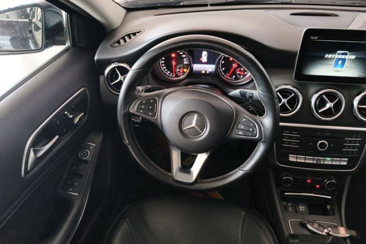 Used Mercedes-Benz GLA 2017 GLA 200 Sport Edition Steering Wheel
