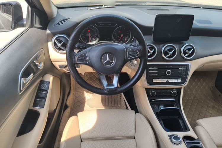 Used Mercedes-Benz GLA 2017 GLA 200 Sport Edition Steering Wheel