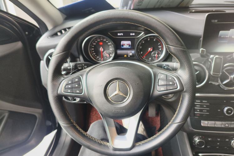 Used Mercedes-Benz GLA 2017 GLA 200 Fashion Model Steering Wheel