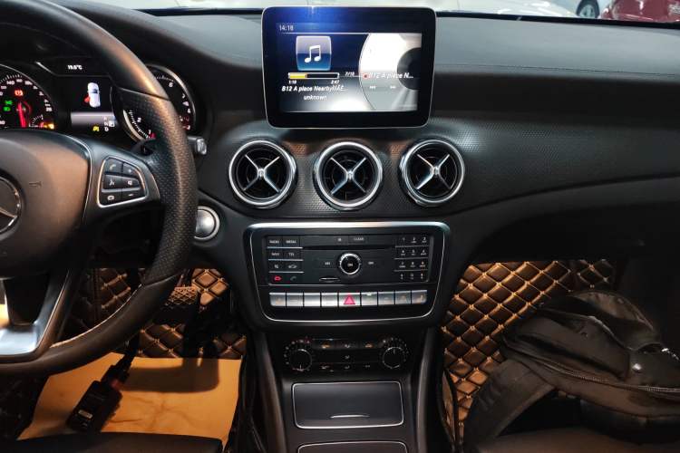 Used Mercedes-Benz GLA 2017 GLA 220 4MATIC Luxury Model Audio And AC Panel