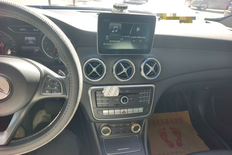 Used Mercedes-Benz GLA 2017 GLA 200 Sport Edition Audio And AC Panel