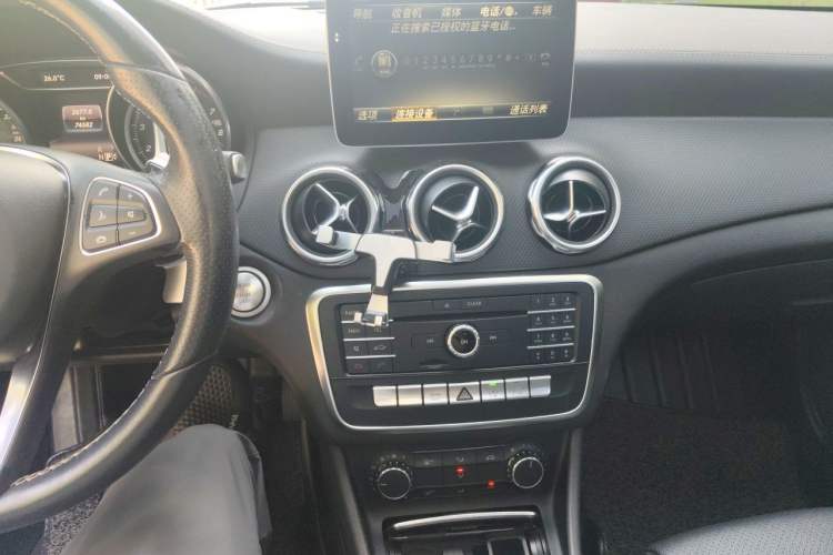 Used Mercedes-Benz GLA 2017 GLA 200 Fashion Model Audio And AC Panel