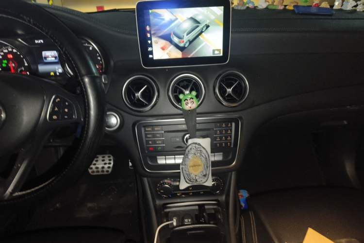 Used Mercedes-Benz GLA 2017 GLA 200 Fashion Model Audio And AC Panel