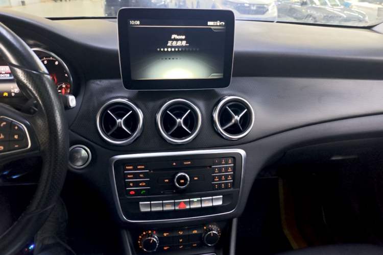 Used Mercedes-Benz GLA 2017 GLA 200 Sport Edition Audio And AC Panel