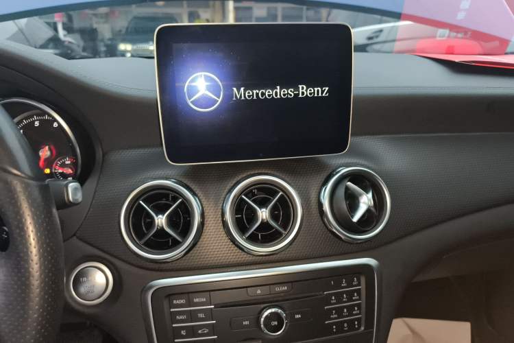 Used Mercedes-Benz GLA 2017 GLA 200 Fashion Model Audio And AC Panel