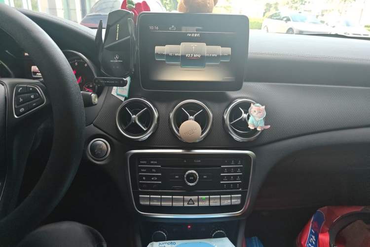 Used Mercedes-Benz GLA 2017 GLA 220 4MATIC Fashion Model Audio And AC Panel