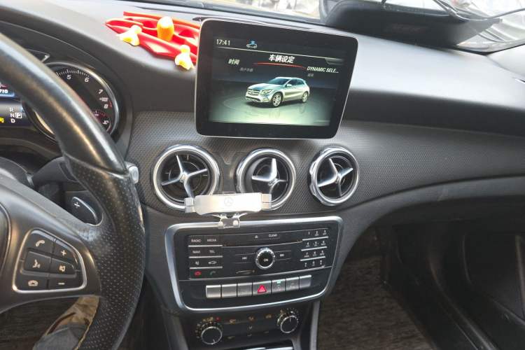 Used Mercedes-Benz GLA 2017 GLA 200 Sport Edition Audio And AC Panel
