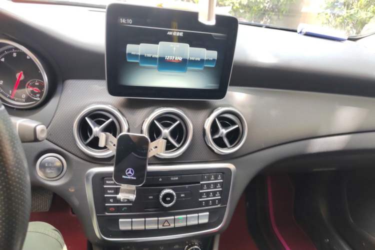 Used Mercedes-Benz GLA 2017 GLA 200 Sport Edition Audio And AC Panel