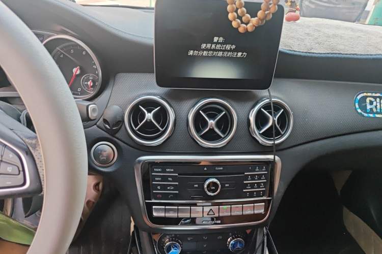Used Mercedes-Benz GLA 2017 GLA 220 4MATIC Fashion Model Audio And AC Panel