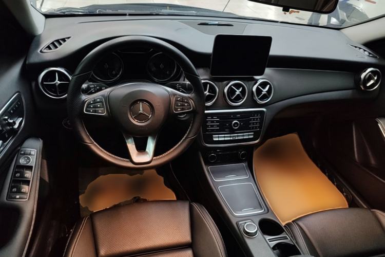Used Mercedes-Benz GLA 2017 GLA 200 Sport Edition Center Console