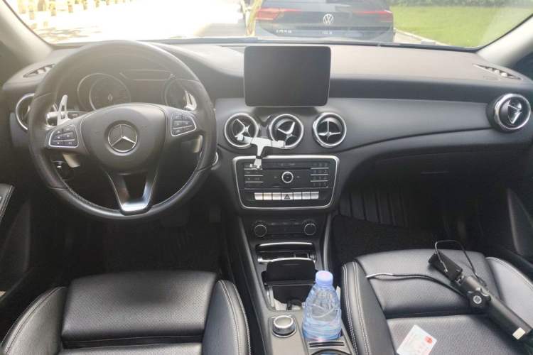 Used Mercedes-Benz GLA 2017 GLA 200 Fashion Model Center Console