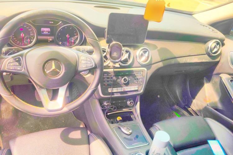 Used Mercedes-Benz GLA 2017 GLA 200 Fashion Model Center Console