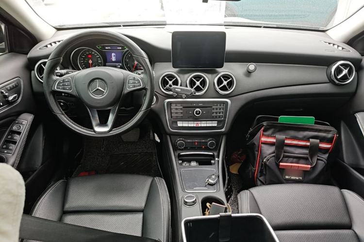 Used Mercedes-Benz GLA 2017 GLA 200 Sport Edition Center Console