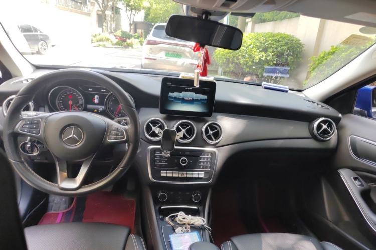 Used Mercedes-Benz GLA 2017 GLA 200 Sport Edition Center Console