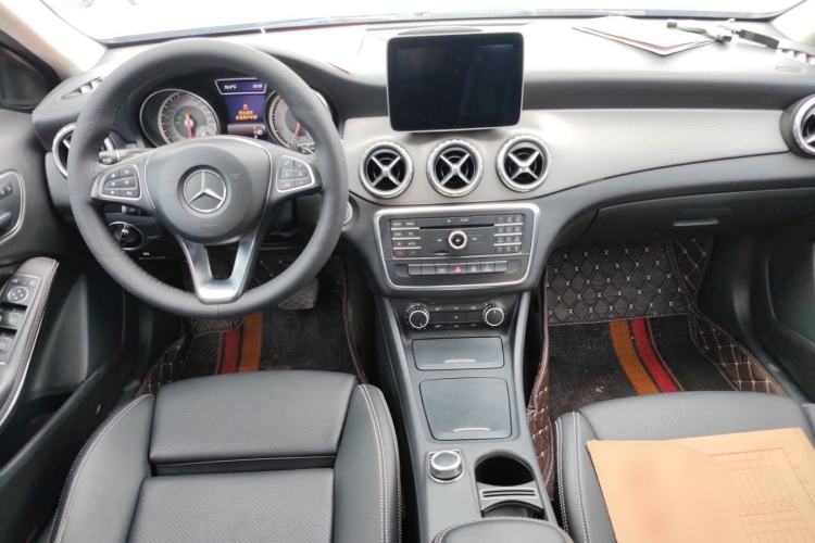 Used Mercedes-Benz GLA 2017 GLA 200 Fashion Model Center Console