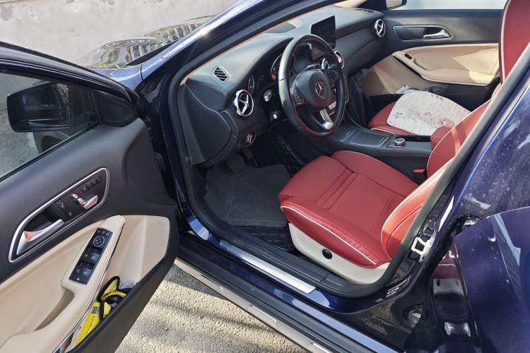 Used Mercedes-Benz GLA 2017 GLA 200 Fashion Model Driver Seat