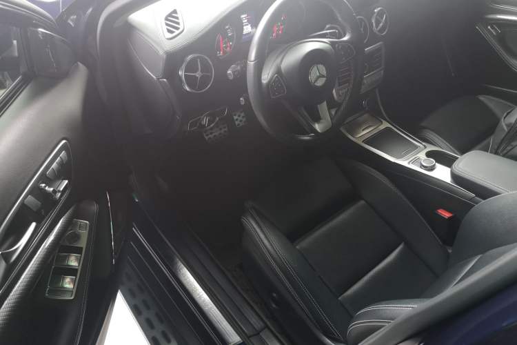 Used Mercedes-Benz GLA 2017 GLA 220 4MATIC Fashion Model Driver Seat