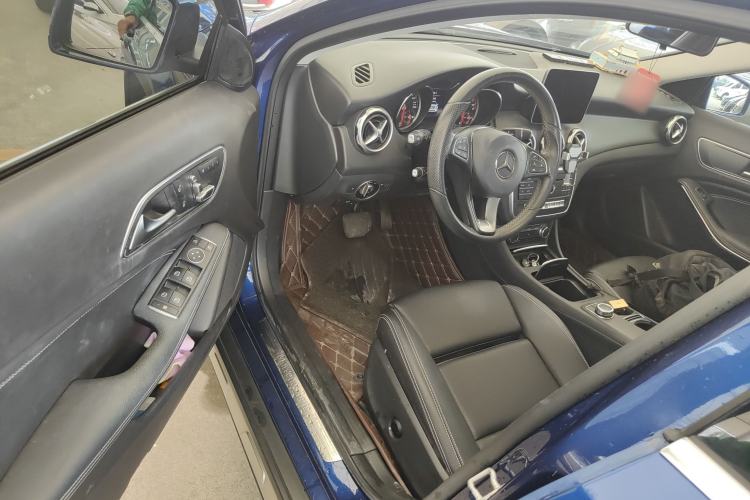Used Mercedes-Benz GLA 2017 GLA 200 Sport Edition Driver Seat