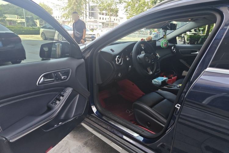 Used Mercedes-Benz GLA 2017 GLA 220 4MATIC Fashion Model Driver Seat