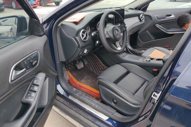 Used Mercedes-Benz GLA 2017 GLA 200 Fashion Model Driver Seat