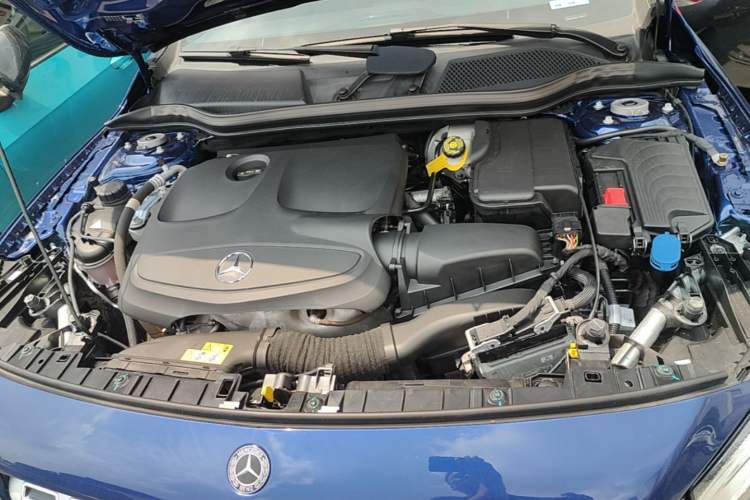 Used Mercedes-Benz GLA 2017 GLA 200 Fashion Model Engine Bay