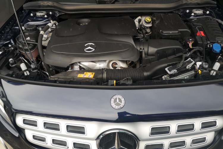 Used Mercedes-Benz GLA 2017 GLA 220 4MATIC Fashion Model Engine Bay