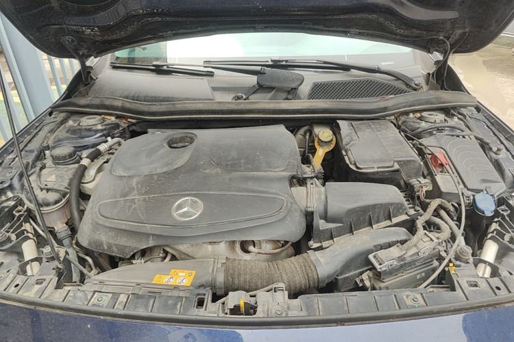Used Mercedes-Benz GLA 2017 GLA 200 Fashion Model Engine Bay