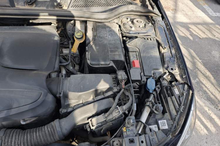 Used Mercedes-Benz GLA 2017 GLA 200 Fashion Model Engine Bay Left