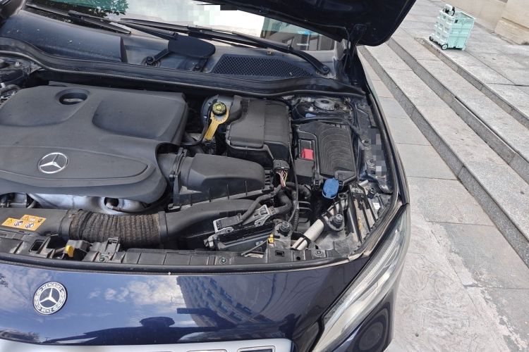 Used Mercedes-Benz GLA 2017 GLA 220 4MATIC Fashion Model Engine Bay Left