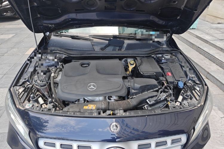 Used Mercedes-Benz GLA 2017 GLA 220 4MATIC Fashion Model Engine Bay