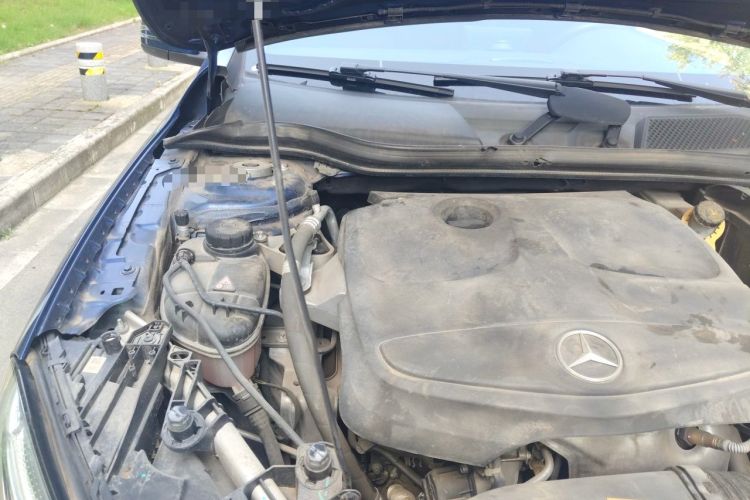 Used Mercedes-Benz GLA 2017 GLA 200 Fashion Model Engine Bay Right