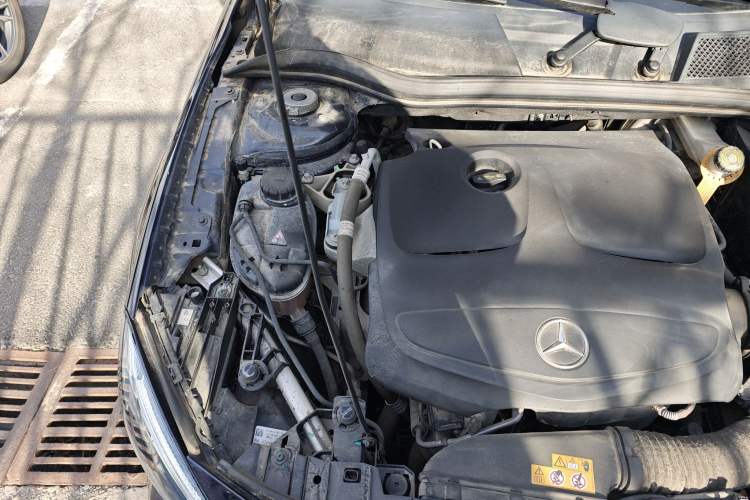 Used Mercedes-Benz GLA 2017 GLA 200 Fashion Model Engine Bay Right