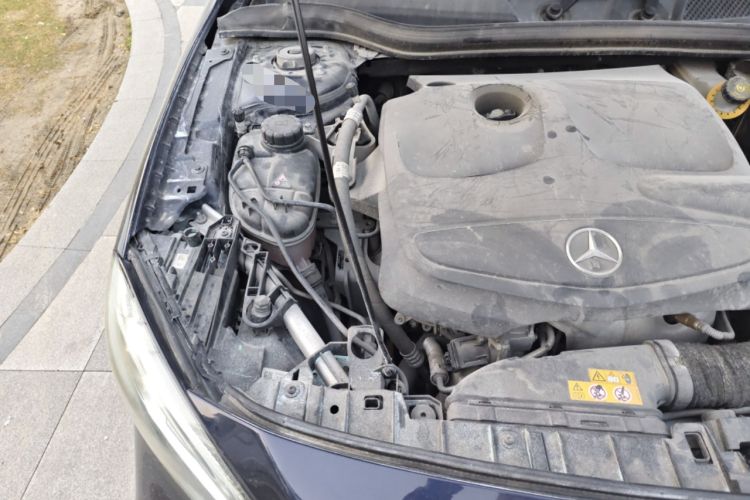 Used Mercedes-Benz GLA 2017 GLA 220 4MATIC Fashion Model Engine Bay Right