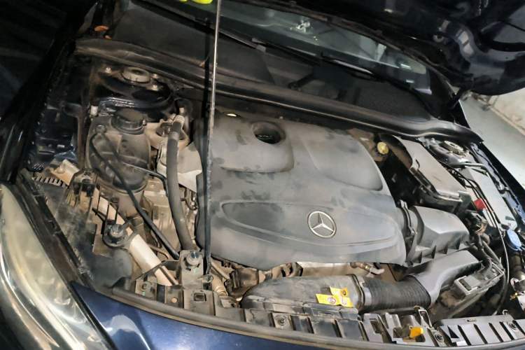 Used Mercedes-Benz GLA 2017 GLA 200 Sport Edition Engine Bay Right