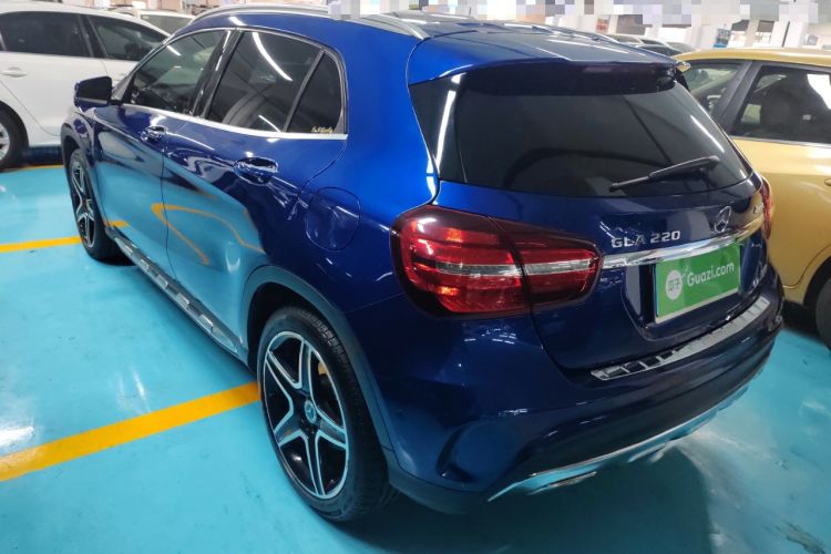 Used Mercedes-Benz GLA 2017 GLA 220 4MATIC Luxury Model Exterior 2