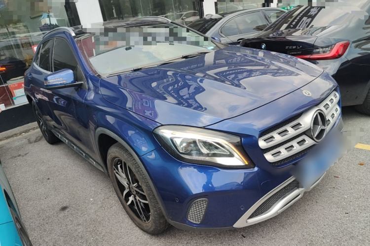 Used Mercedes-Benz GLA 2017 GLA 200 Fashion Model Front Right 45 Deg