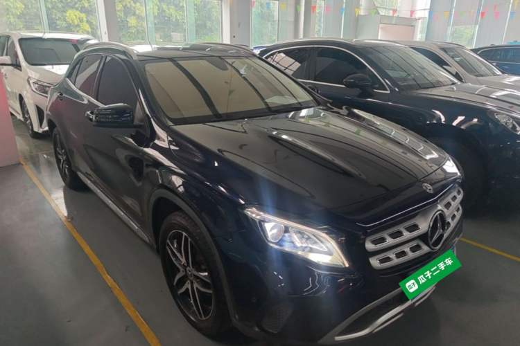 Used Mercedes-Benz GLA 2017 GLA 200 Fashion Model Front Right 45 Deg
