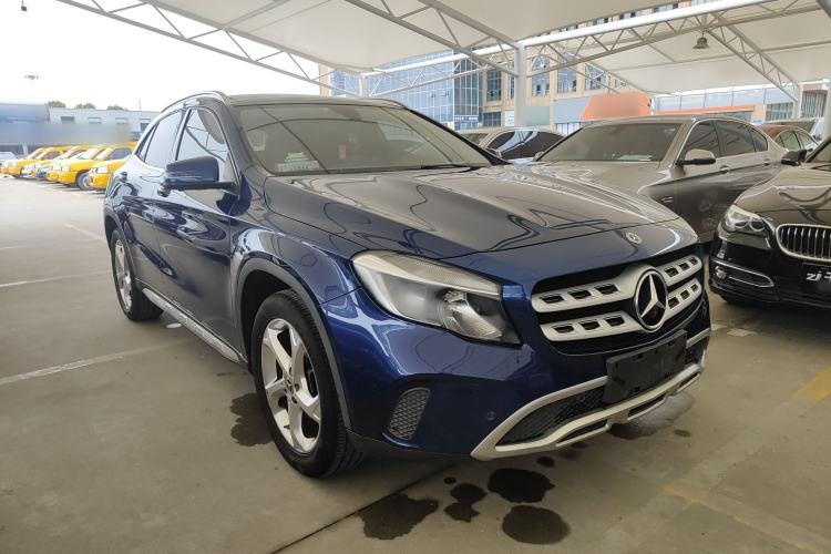 Used Mercedes-Benz GLA 2017 GLA 200 Sport Edition Front Right 45 Deg