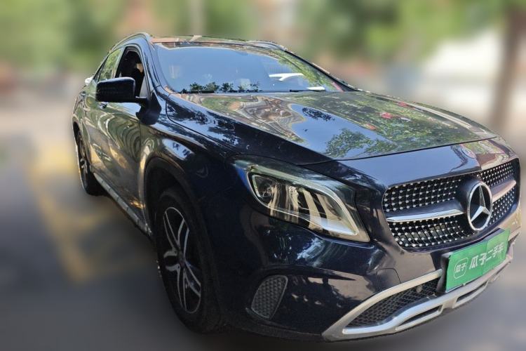 Used Mercedes-Benz GLA 2017 GLA 200 Fashion Model Front Right 45 Deg