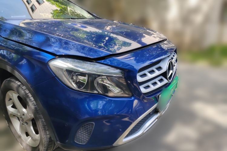 Used Mercedes-Benz GLA 2017 GLA 200 Sport Edition Front Right 45 Deg