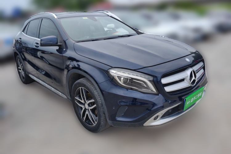 Used Mercedes-Benz GLA 2017 GLA 200 Fashion Model Front Right 45 Deg