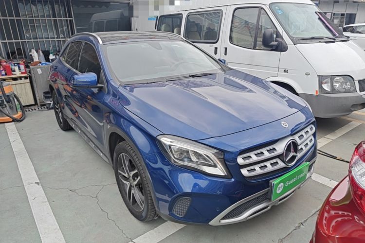 Used Mercedes-Benz GLA 2017 GLA 200 Fashion Model Front Right 45 Deg