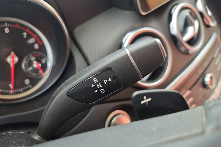 Used Mercedes-Benz GLA 2017 GLA 200 Fashion Model Gear Lever
