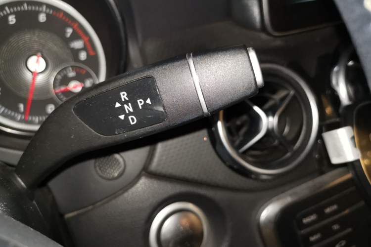 Used Mercedes-Benz GLA 2017 GLA 200 Sport Edition Gear Lever