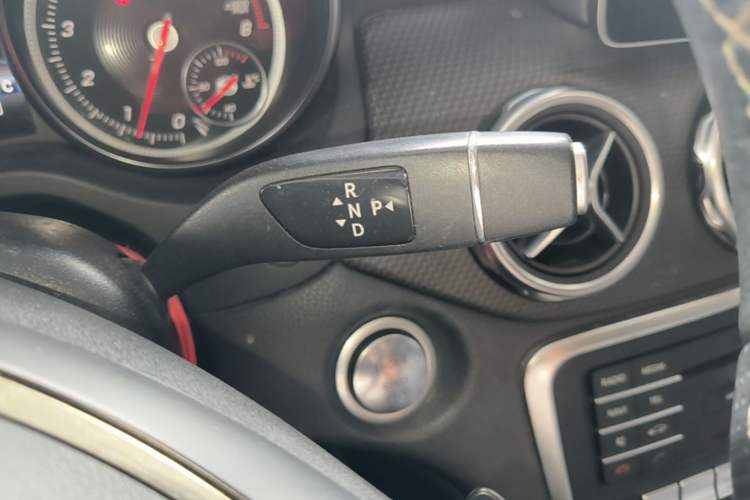 Used Mercedes-Benz GLA 2017 GLA 200 Sport Edition Gear Lever