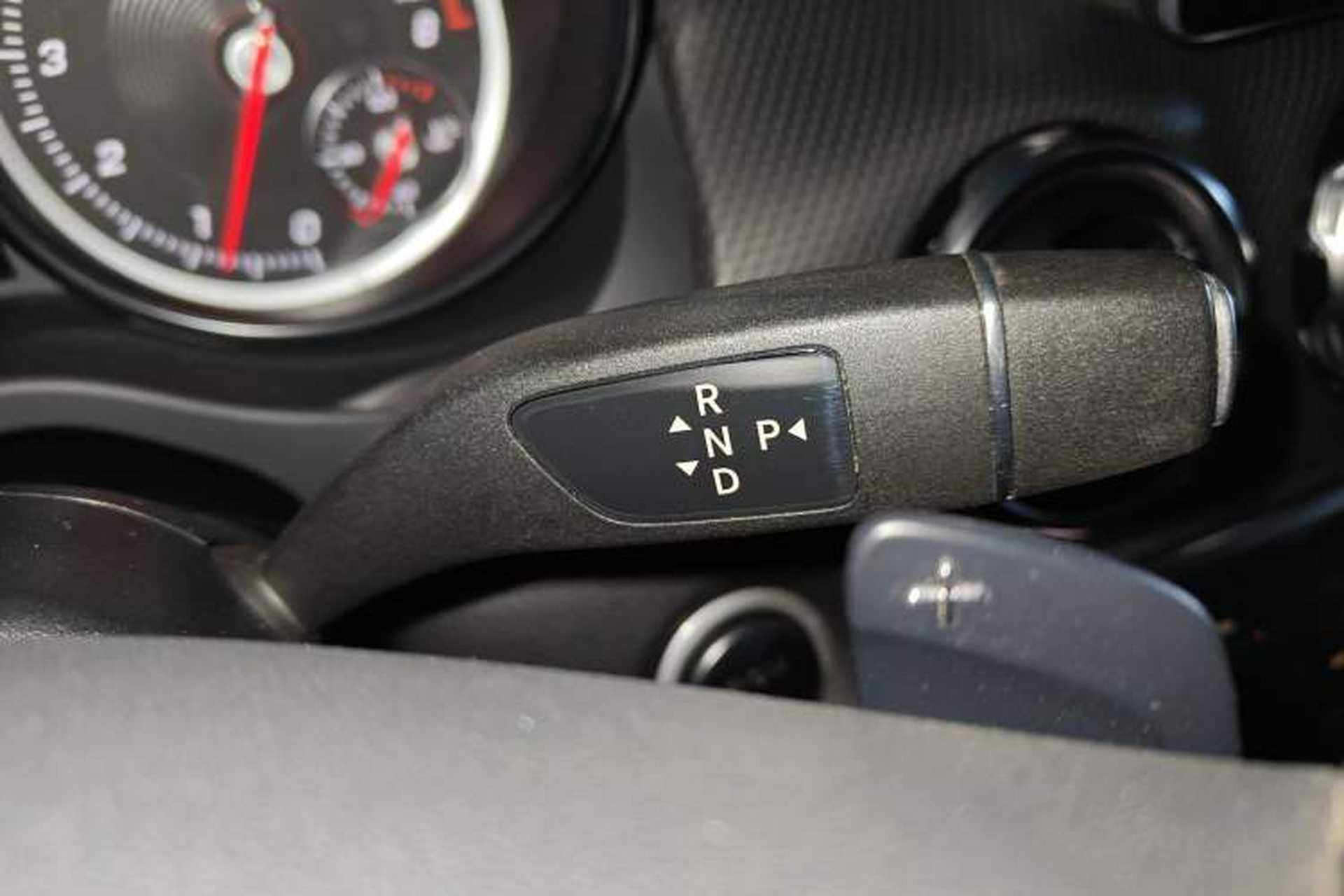 Used Mercedes-Benz GLA 2017 GLA 200 Fashion Model Gear Lever