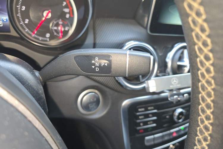 Used Mercedes-Benz GLA 2017 GLA 200 Sport Edition Gear Lever