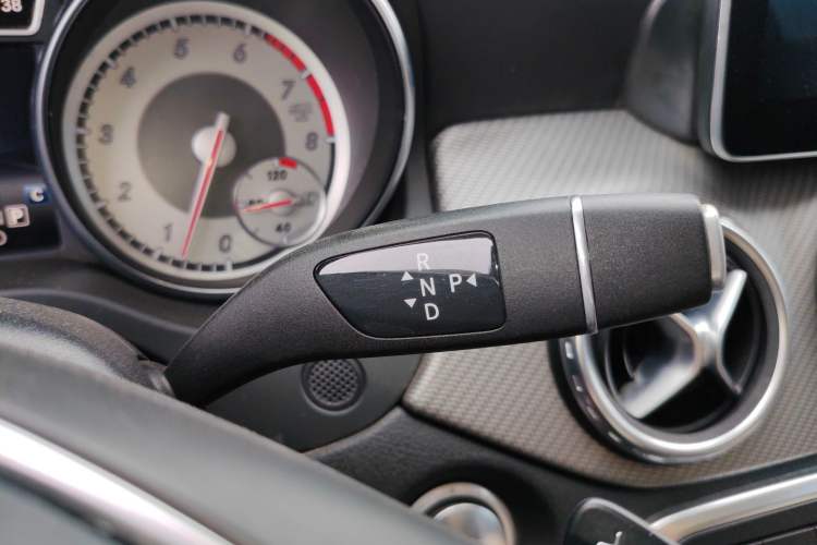 Used Mercedes-Benz GLA 2017 GLA 200 Fashion Model Gear Lever