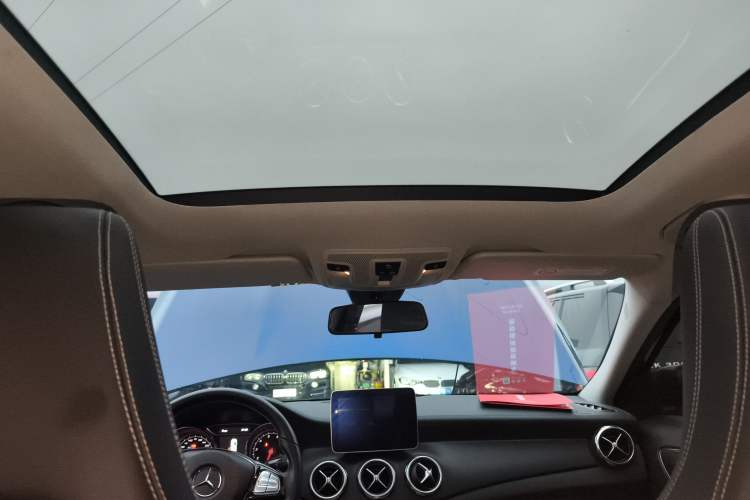 Used Mercedes-Benz GLA 2017 GLA 200 Fashion Model Headliner