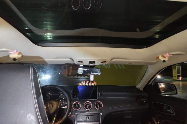 Used Mercedes-Benz GLA 2017 GLA 220 4MATIC Fashion Model Headliner
